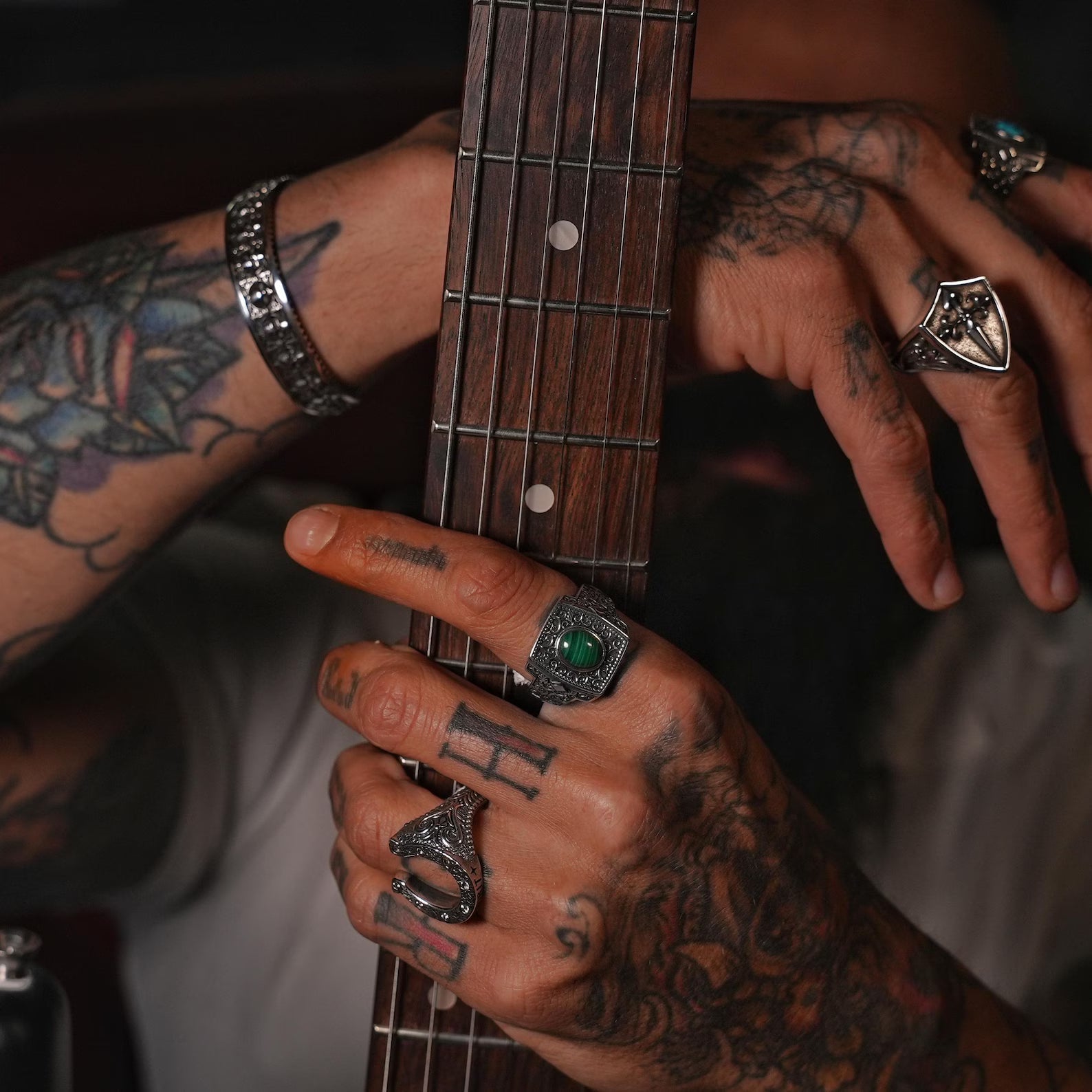 Vibrant green malachite ring designed for men, set in a thick, durable silver band. This unisex jewelry piece is perfect for boho fashion, daily wear, or spiritual symbolism, offering protection and bold energy with every glance.