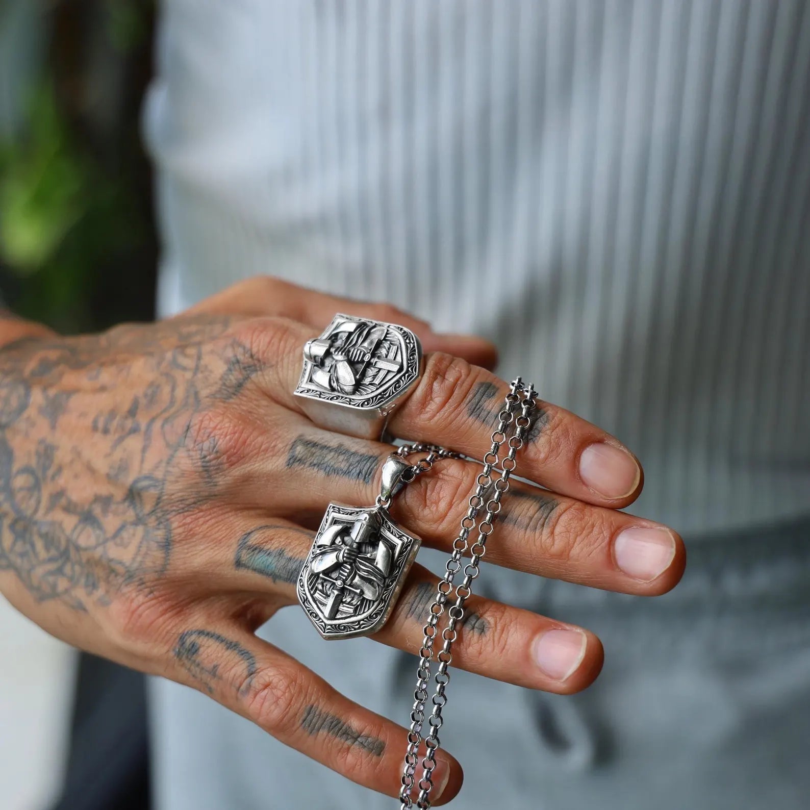 Men’s sterling silver warrior pendant necklace with medieval armor design. A bold and symbolic piece for collectors, fantasy fans, and gothic style lovers. Perfect for cosplay events or as a unique everyday accessory.