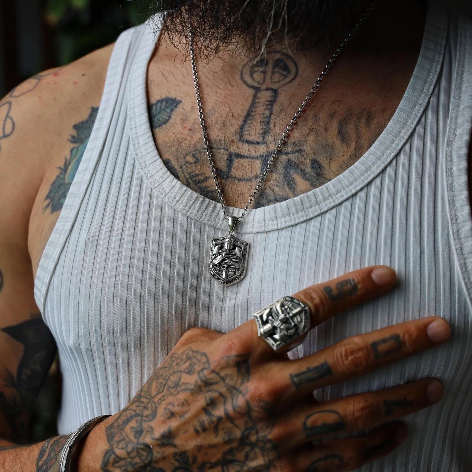 Medieval knight armor silver necklace with detailed warrior and sword engraving. A bold statement piece for men’s gothic fashion, fantasy cosplay, and history enthusiasts. Perfect anniversary or birthday gift for lovers of unique silver jewelry.