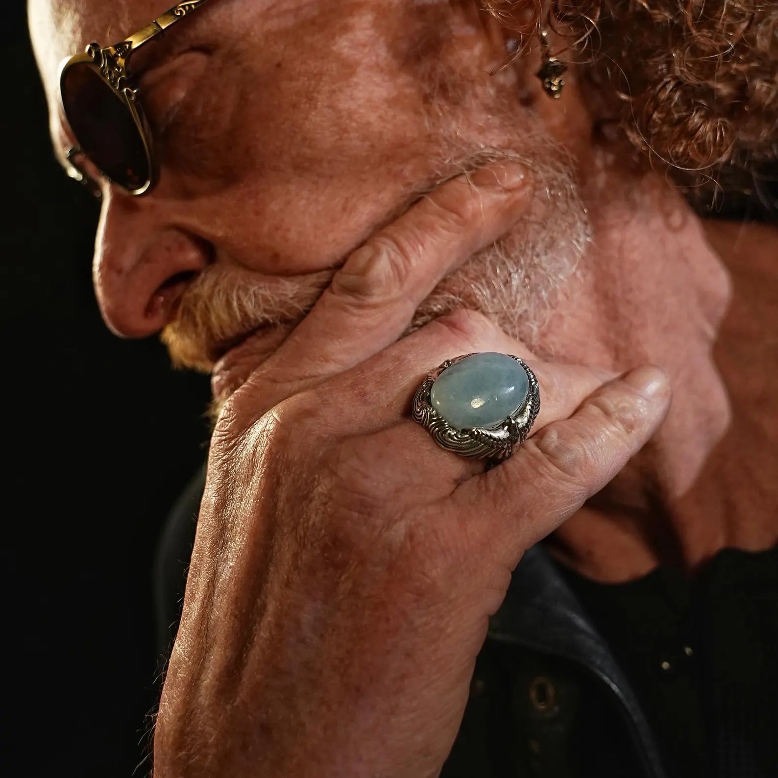 This striking men's ring combines the timeless appeal of sterling silver with the calming hues of aquamarine. The detailed eagle design adds a touch of majesty, making it an ideal accessory for those who appreciate bold, nature-inspired fashion. Perfect as a statement piece or a meaningful gift.