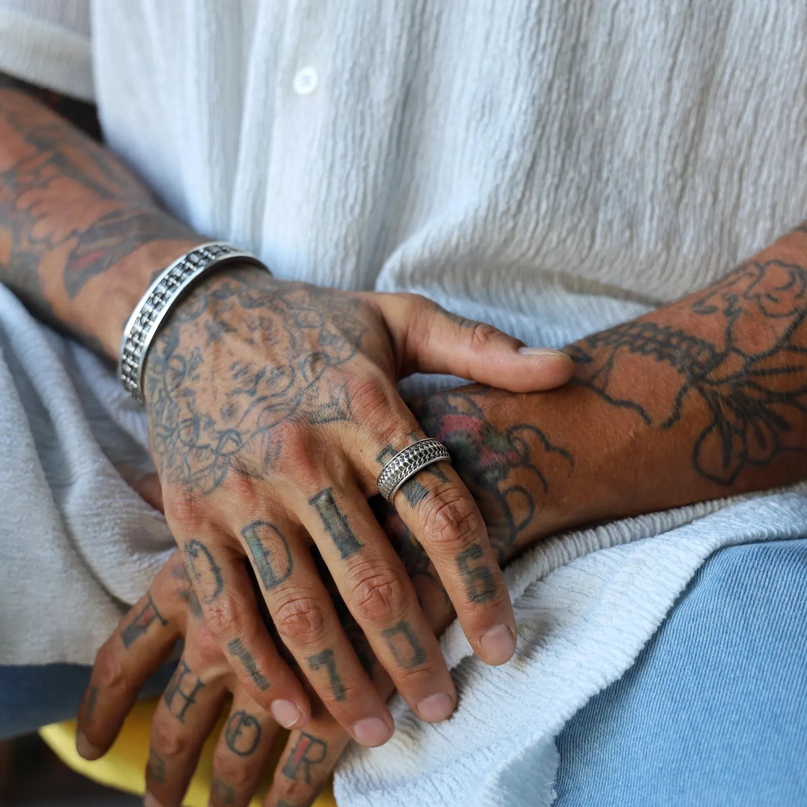 Rugged and bold, this sterling silver ring showcases gothic-inspired texture on a minimalist band. Suitable for men’s wedding jewelry or meaningful gifts for him. Handcrafted with care and optimized for Shopify product catalogs and Google image visibility.