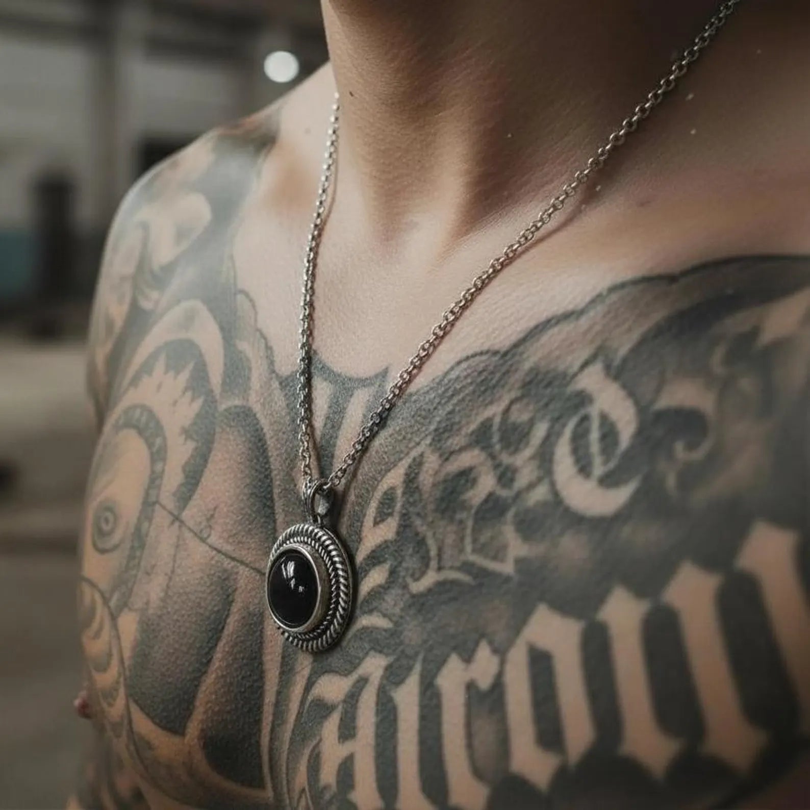 Vintage-inspired men’s sterling silver necklace showcasing a natural black onyx gemstone set in a handcrafted rope design pendant, perfect as a luxury personalized gift for husband, boyfriend, or father.