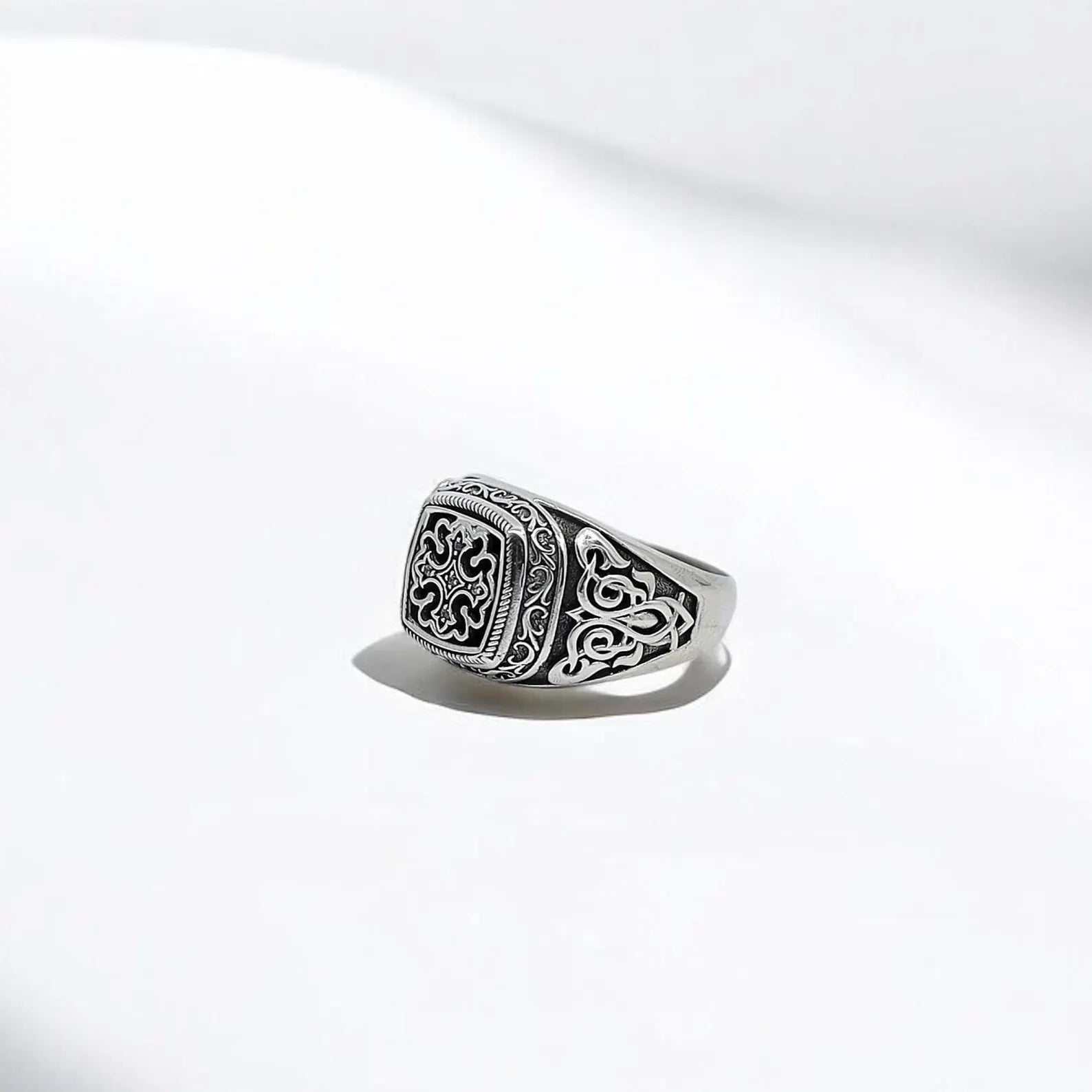 This sterling silver gothic cross ring for men features a detailed engraved design inspired by Christian symbolism and medieval artistry. Handcrafted with 925K silver, this statement ring blends spiritual meaning and timeless style, ideal for faith-driven fashion.