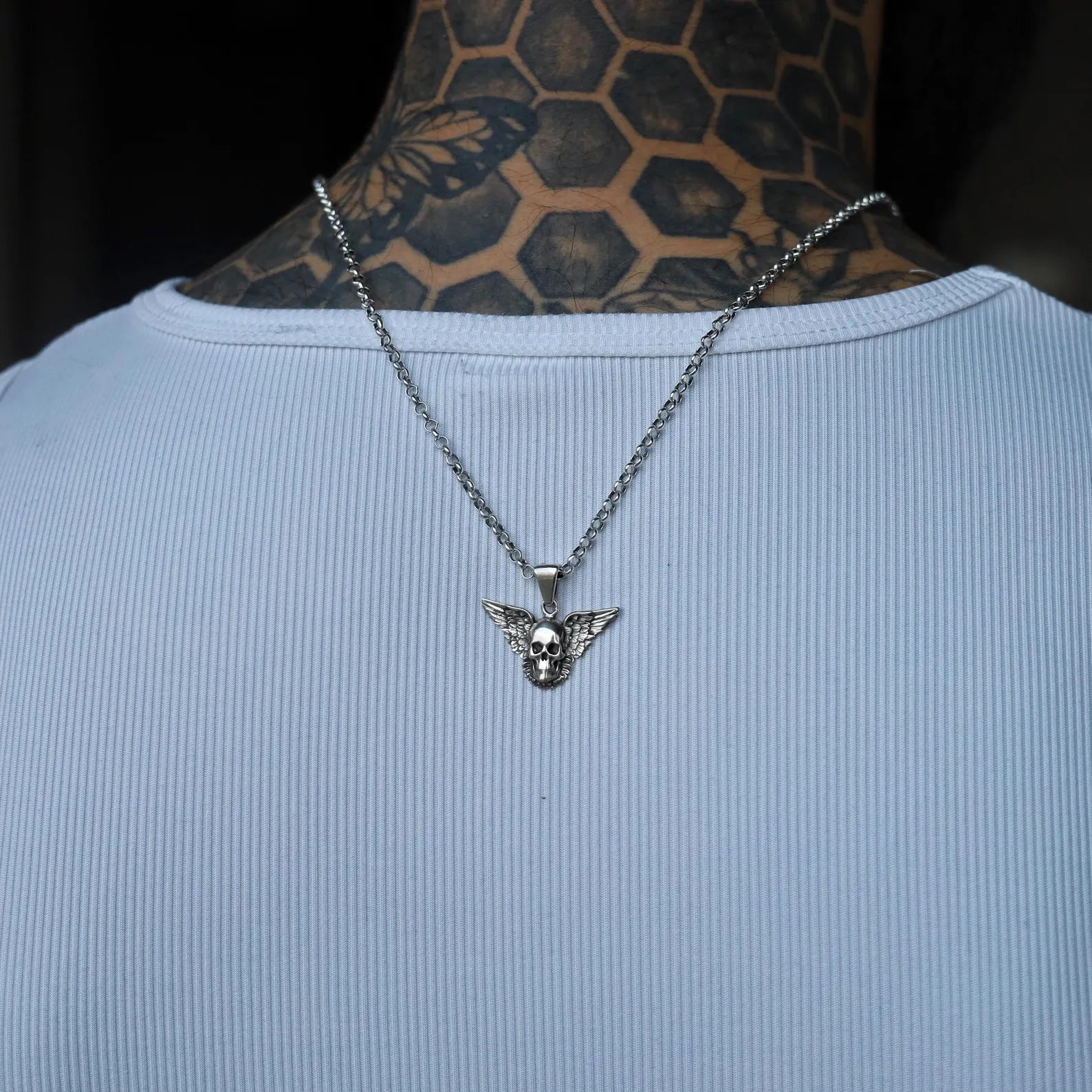 Handmade Gothic Skull Necklace – A striking sterling silver pendant featuring detailed skull wings. Ideal for those who love dark aesthetics and unique jewelry. Get yours today! 🔥 #DarkJewelry #RocknRoll #UnisexNecklace