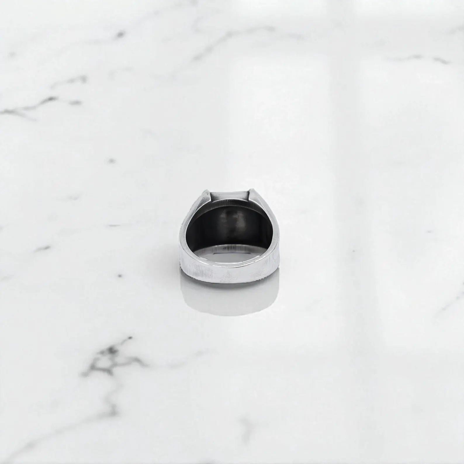 USA-inspired handcrafted silver ring with a proud golden eagle centerpiece, designed specifically as a men’s pinky ring — perfect for birthdays, anniversaries, or Father’s Day gifts for strong and patriotic personalities.