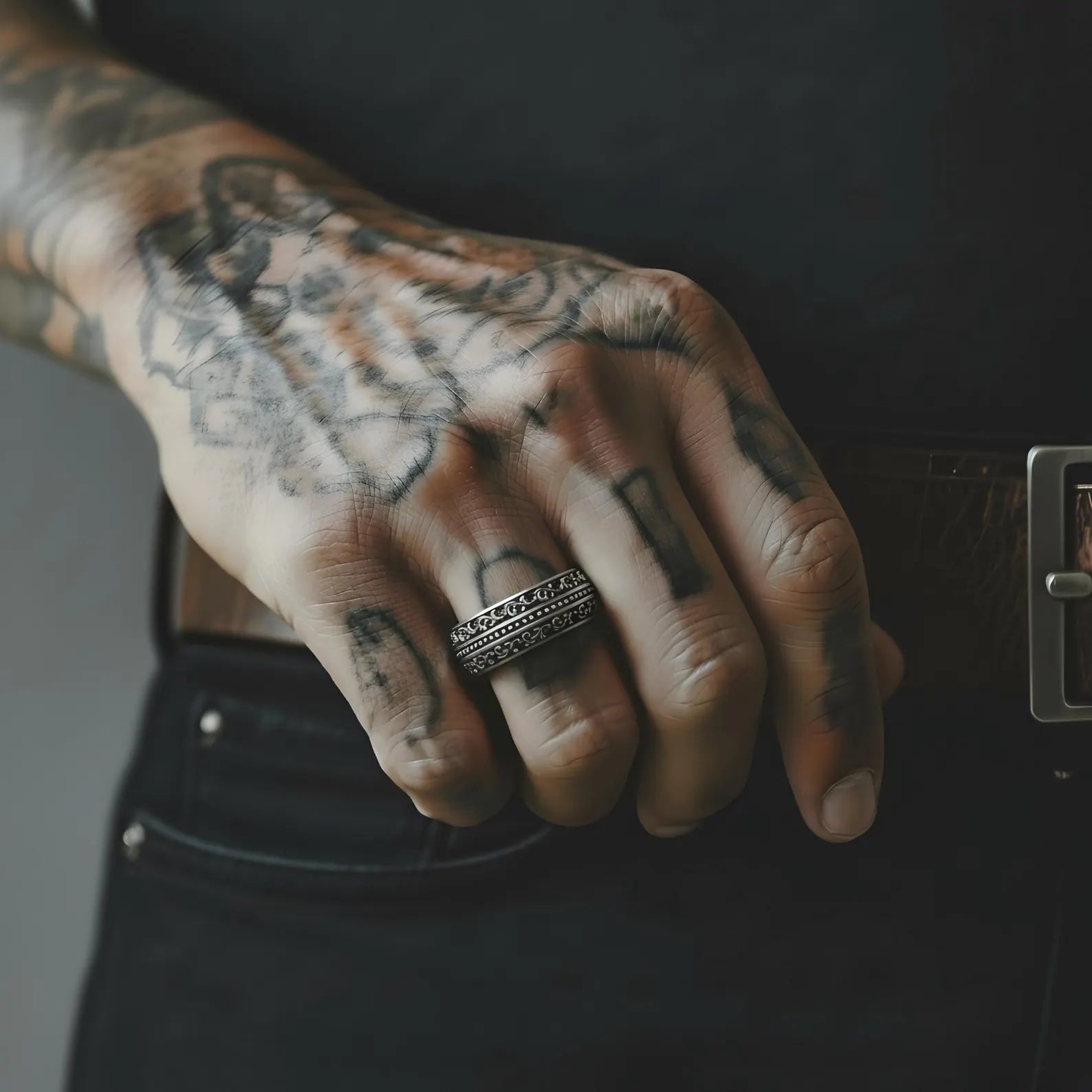 Handcrafted vintage-inspired baroque band ring made of 925 sterling silver, featuring detailed floral patterns, bold statement jewelry for men with classic old-world elegance