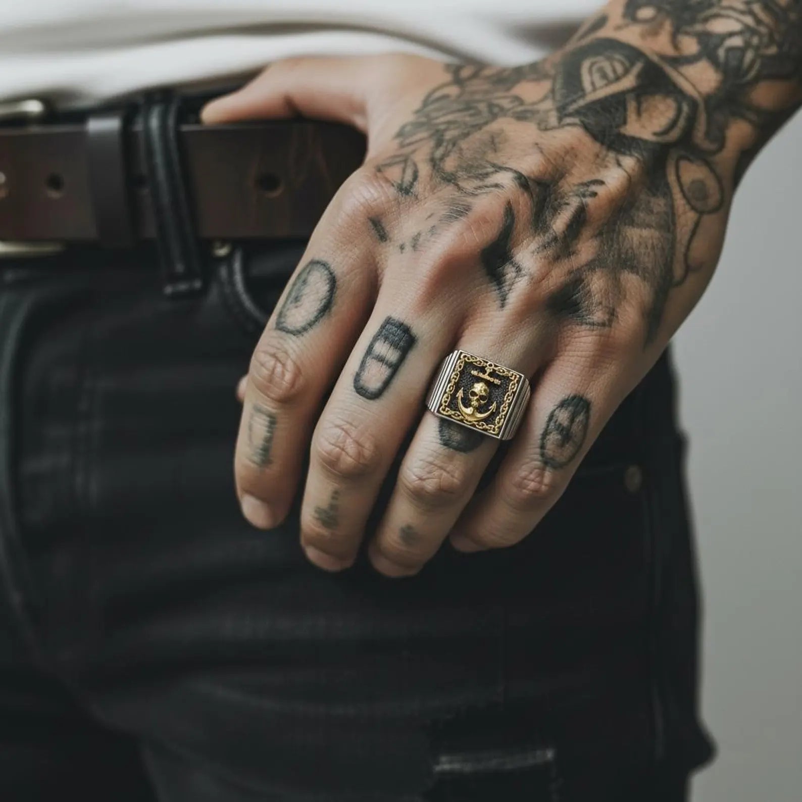 High quality handcrafted skull and anchor ring made from 925 sterling silver, offering durability, comfort, and timeless masculine nautical style